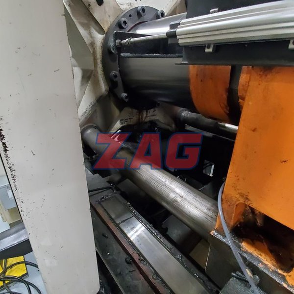 Cincinnati Milacron Used MH300-29 Injection Molding Machine, 300 ton,  29 oz.