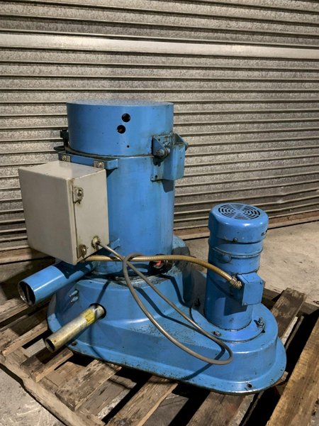 Nobles Spinner with Basket