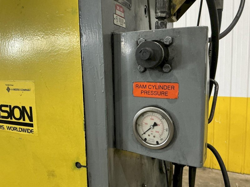 20 TON IOWA PRECISION MODEL #HP20T HUYDRAULIC CUTOFF PRESS with DIE ACCELERATOR AND BECK CONTROLS: YOBRO #25049