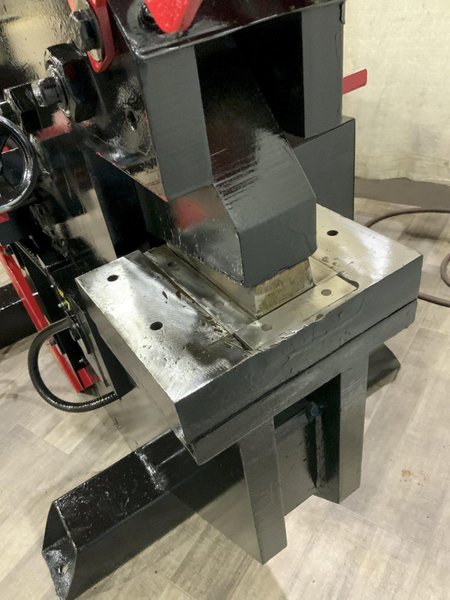 115 TON EDWARDS MODEL JAW V HYDRAULIC IRONWORKER: STOCK #81264