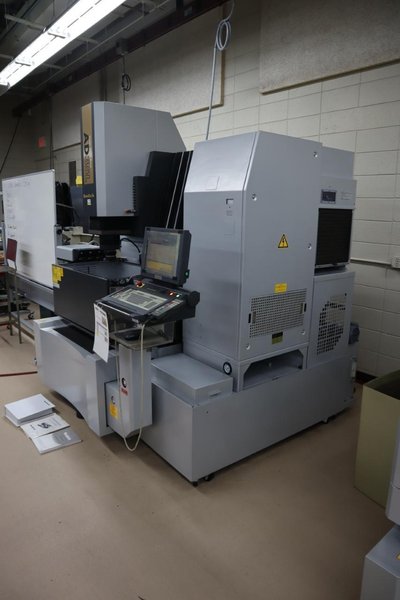 Sodick AD35L CNC EDM Sinker Electrical Discharge Machine, 4 Electrode Changer, Sytem 3R Head, LN2 Control, C (U) Axis- Auction Item