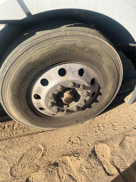 2020 Freightliner CA126SLP - Cascadia  3AKJHHDR2LSLR4945