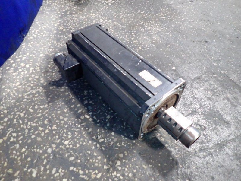 REXROTH SERVO MOTOR   -  MSK101E-0300-FN-M1-BG2-NNNN