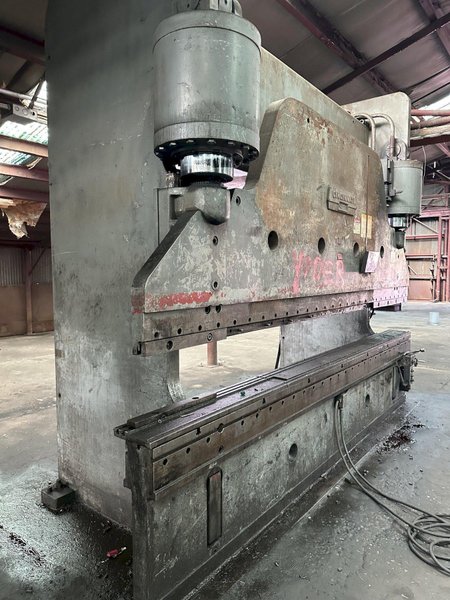CINCINNATI #400H-10 HYDRAULIC PRESS BRAKE