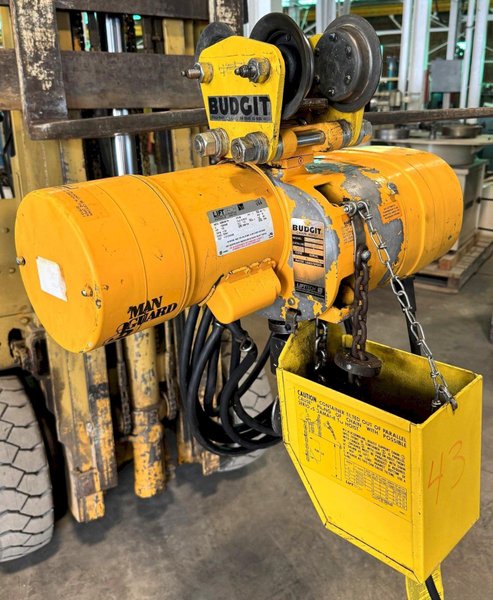 1/2 Ton Budgit Electric Chain Hoist, 16 FPM, Trolley, 1 Phase