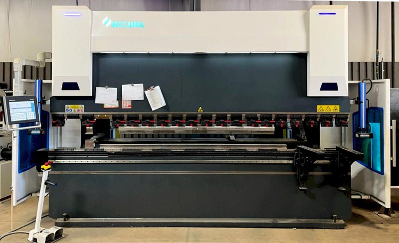 Accurl Genius Pro B40220 13′ x 248 Ton Press Brake