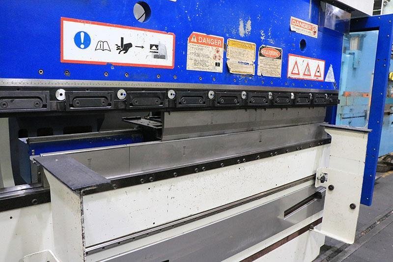 73 TON X 80" TRUMPF HYDRAULIC PRESS BRAKE MODEL TRUBEND 3066
