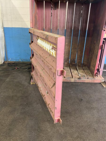 60"X 30" LOAD KING MODEL # 30 VERTICAL CARDBOARD BALER : STOCK #79753