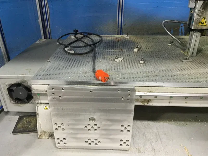 SHOP SABRE 51” X 36” X 8” CNC ROUTER  -  23