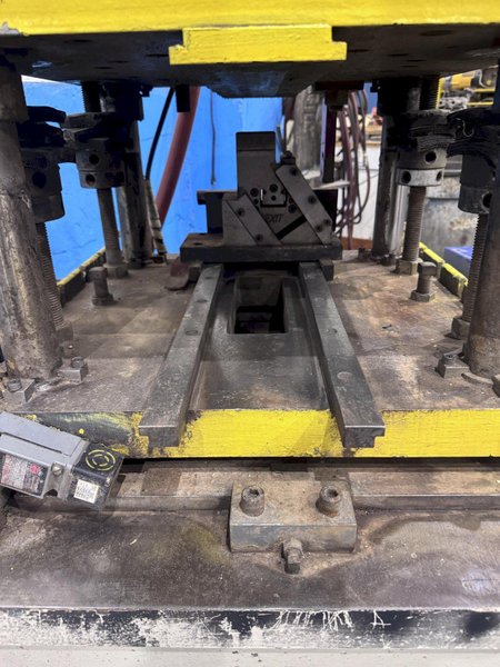 15 TON AIRAM PNEUMATIC 4 POST CUTOFF PRESS: STOCK #79286