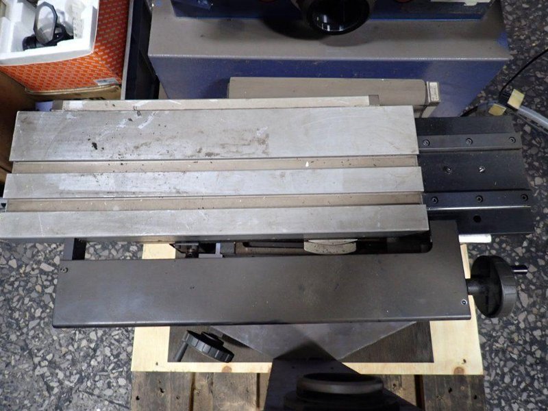 MITUTOYO OPTICAL COMPARATOR  -  PH-3500