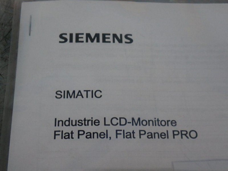 SIEMENS 1 A FLAT PANEL  -  6AV7461-7TA00-0AA1