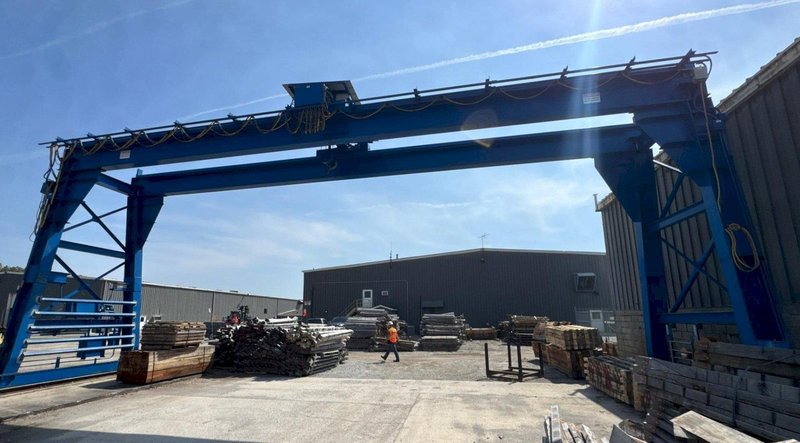 10 TON X 50' TM EQUIPMENT OVERHEAD BRIDGE POWERED GANTRY CRANE: YOBRO #26332