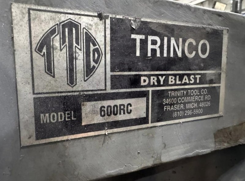 TRINCO 404X40SE DELUXE BLAST CABINET W 600RC MEDIA COLLECTOR. STOCK # 0653626