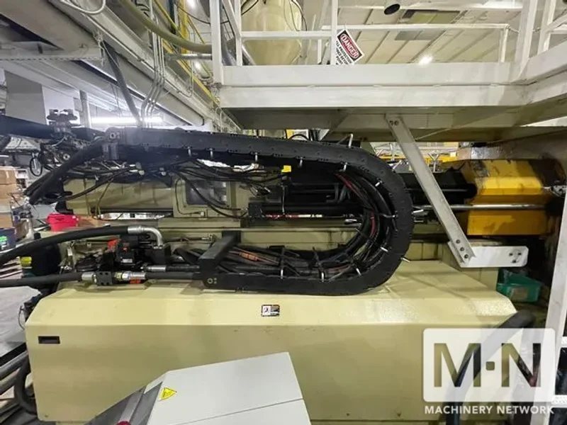 660 TON 65.2 OZ HUSKY MODEL G600RS85/85  INJECTION MOLDING MACHINE MFG 1999 ( 3) AVAILABLE