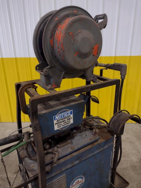 200 AMP MILLER MODEL #CP-200 WELDER WITH WIRE FEED: STOCK #20766