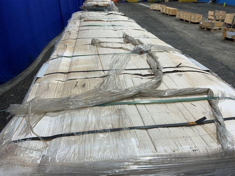 SIEMENS PLASTIC WIRE COVERS  -  GP374406