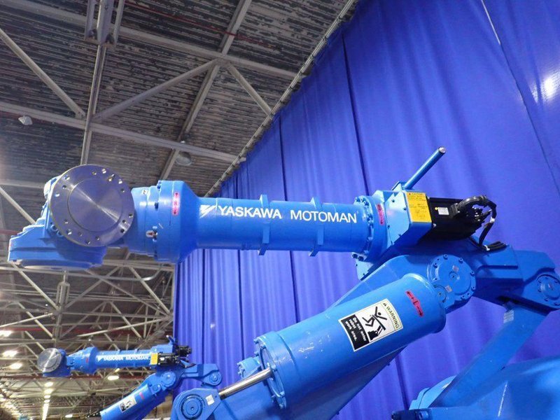 YAKSAWA MOTOMAN ROBOT  -  UP350D-500