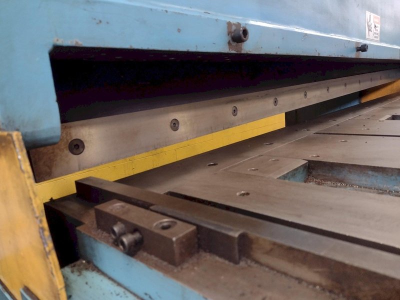 8&#039; x 1/4&quot; MASTER-FAB MODEL #SSB250-8 HYDRAULIC SHEAR: STOCK #18407