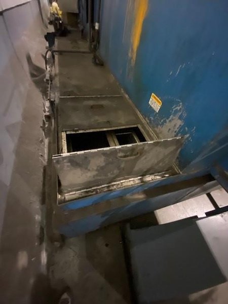 24&quot; x 56&quot; DUNNAGE BT11-2450-GDRB-SS POLY TOTE WASHER. STOCK # 0631221