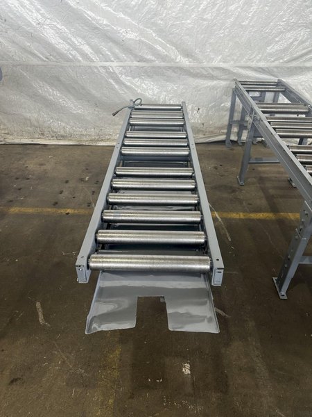 13" X 16" PEERLESS HB1316A HORIZONTAL BAND SAW W/ 10' INFEED AND 20' OUTFEED CONVEYOR. STOCK # 1164323.