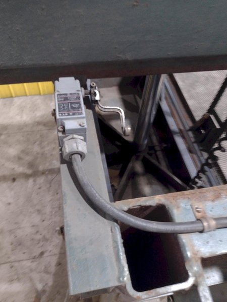 48&quot; X 48&quot; X 24&quot; EPCO VERTICAL HYDRAULIC BALER: STOCK #22919