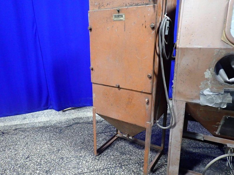 EMPIRE ABRASIVE BLASTING CABINET W/ DUST COLLECTOR  -  PF-3648