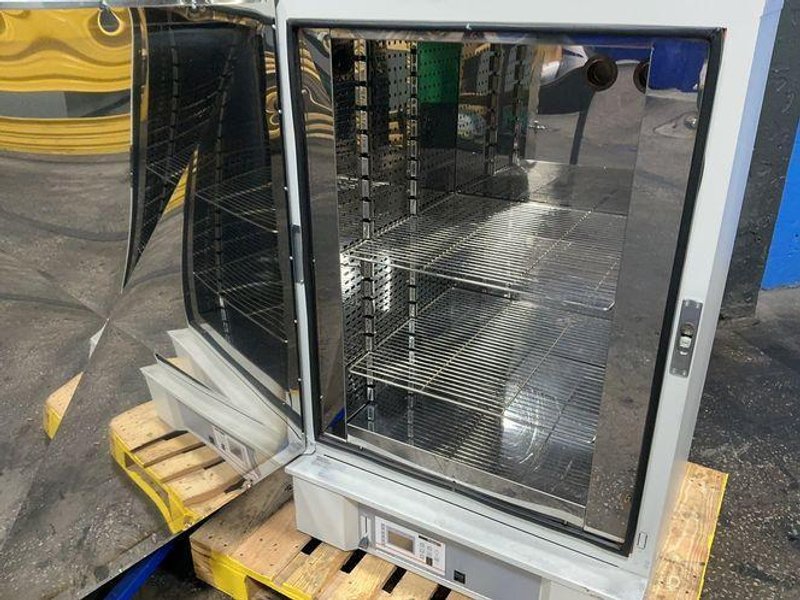 DESPATCH 500F OVEN  -  LAC2-12-7