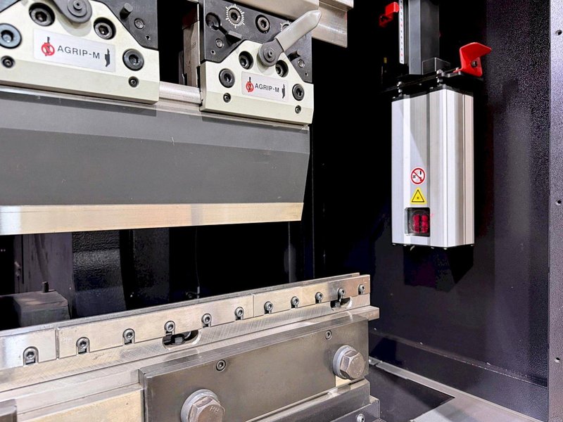 Amada HG 2204 243 Ton x 14' Bed Hydraulic Press Brake