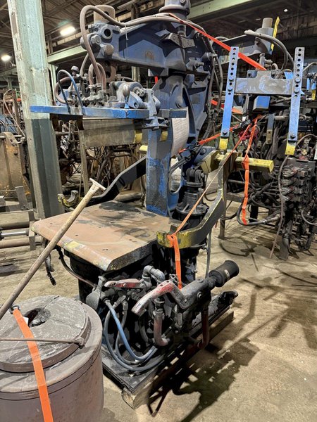 Osborn model 3161-8 rotolift molding machine s/n 16467-J with matchplate handler