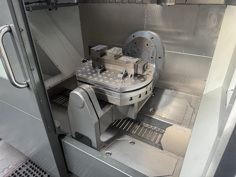 Haas - UMC 750 X: 762 - Y: 508 - Z: 508 mm CNC