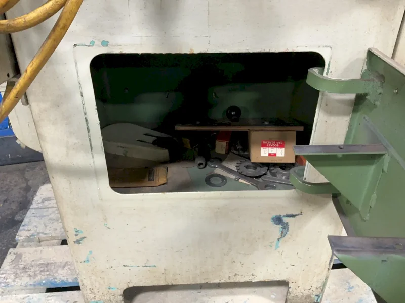 ROYAL OAK 8”X30” TABLE, 1/2 HP UNIVERSAL CUTTER GRINDER