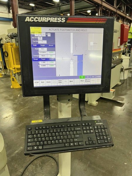 2002 Accurpress 71006 Hydraulic Press Brake (#5513)