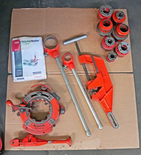 RIDGID 1224 Pipe Threader - Heavy-Duty Self-Opening Clamp