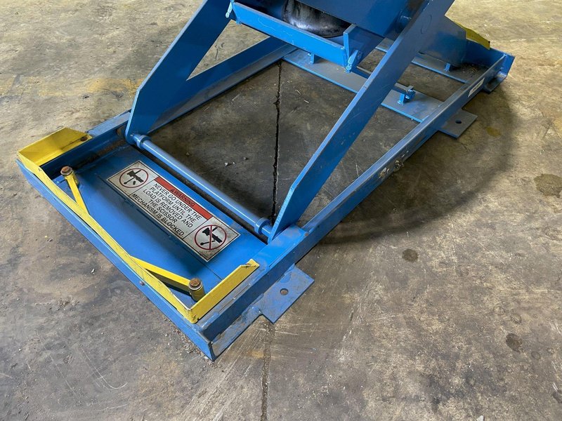 4,000 LBS X 43" BISHAMON EZ LOADER PNEUMATIC SCISSOR LIFT TABLE STOCK #2778