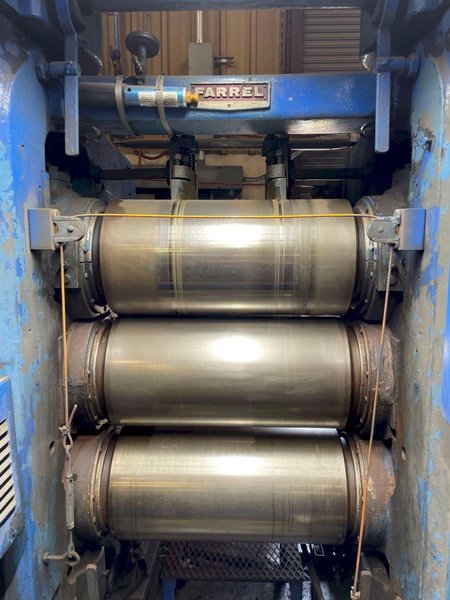 24&quot; X 10&quot; FARREL 4-ROLL &quot;INVERTED L&quot; RUBBER CALENDER ROLLING MILL WITH PAYOFF: STOCK #17226
