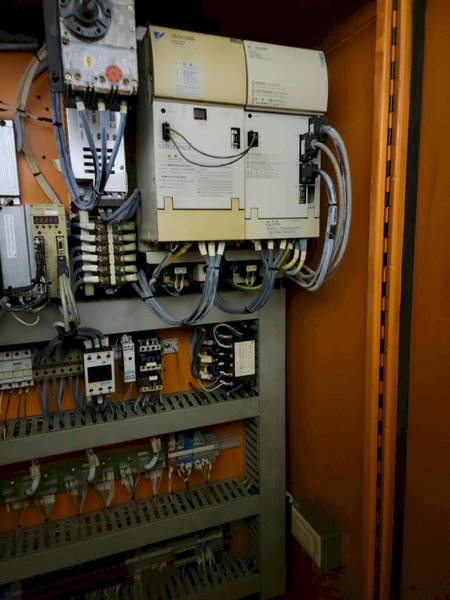 Hurco VMX 30 VMC, 2002 – Through Spindle Coolant, Chip Conveyor, Hurco Ultimax CNC Control