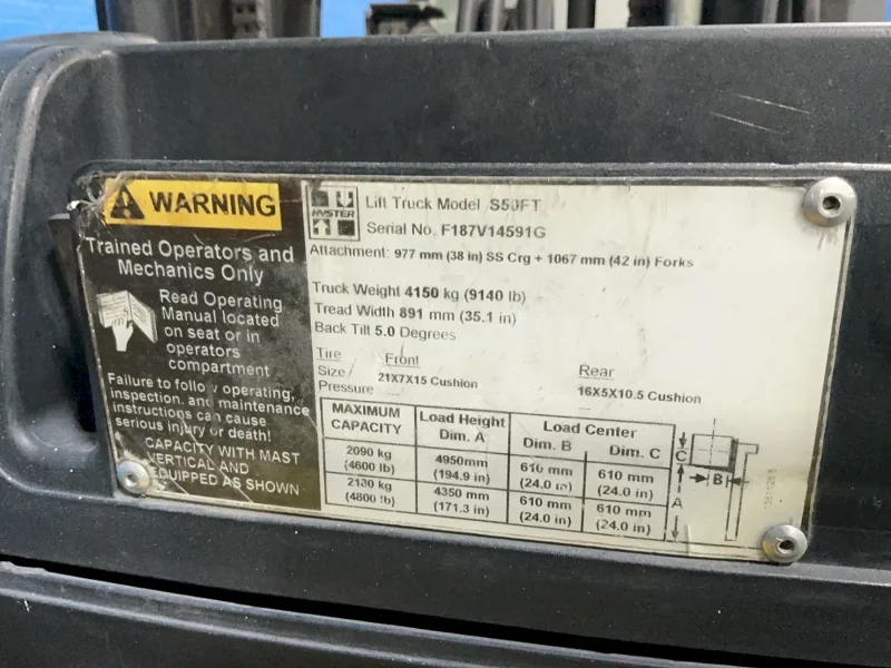 HYSTER 4800 LBS PROPANE FORKLIFT  -  S50FT