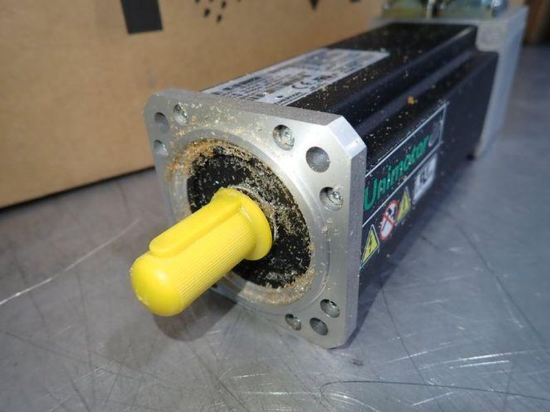 EMERSON SERVO MOTOR  -  067UDC300BACRA