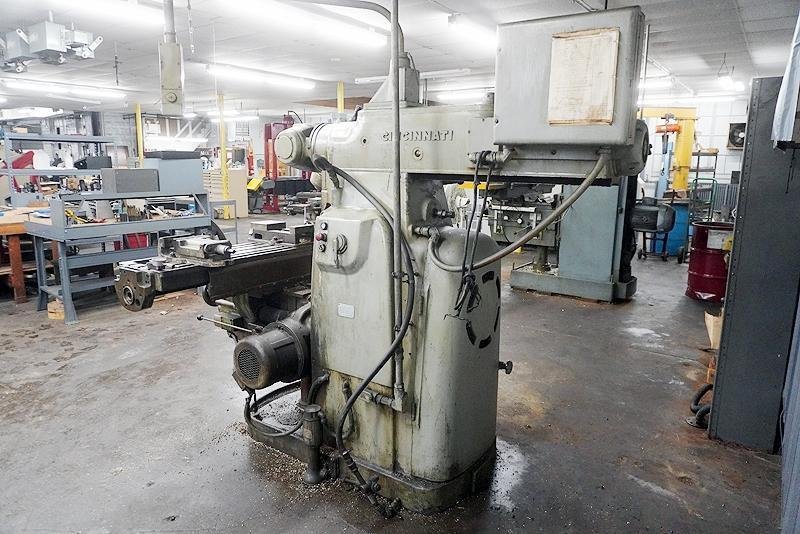 #3 CINCINNATI MODEL #3MI HORIZONTAL UNIVERSAL MILL WITH TOOLMAKERS OVERARM SPINDLE: YOBRO #25929