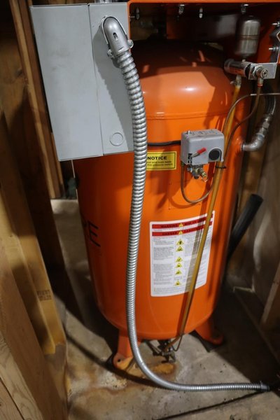 C&#039;Aire 7.5 HP Piston Type Air Compressor, Tw0-Stage with Vertical Air Tank- Auction Item