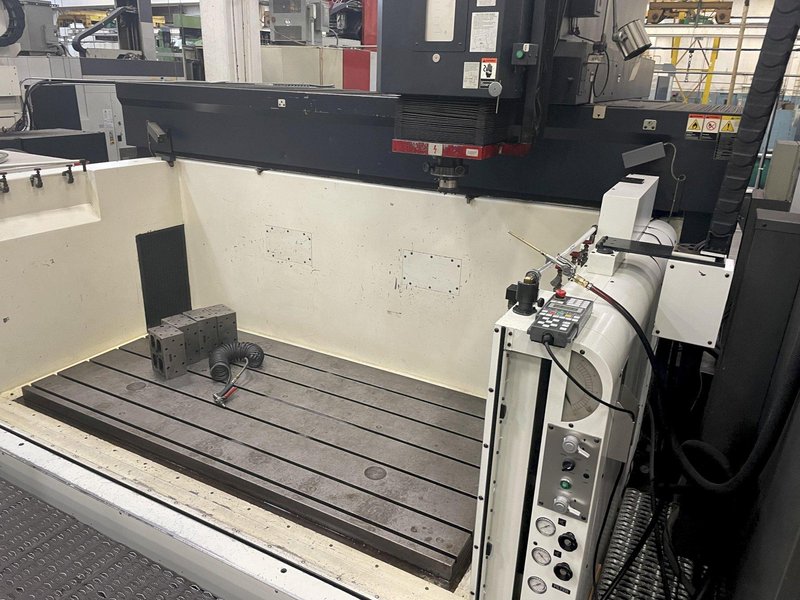 Makino EDNC 207 Used CNC Sinker EDM with EROWA Robot For Sale - 2008