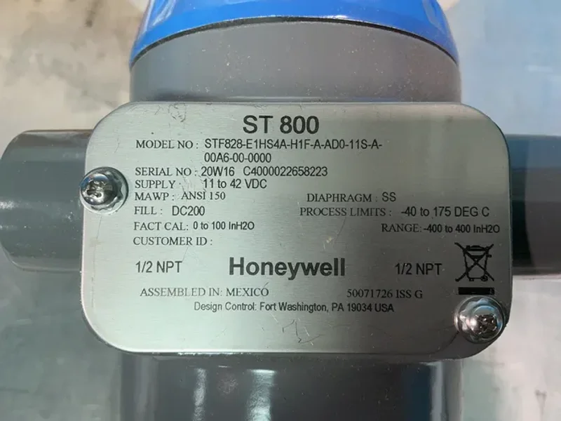 Honeywell Flange Mounted Liquid Level Transmitter - Stf828-e1hs4a-h1f-a-ad0-11s-a-00a6-00-0000
