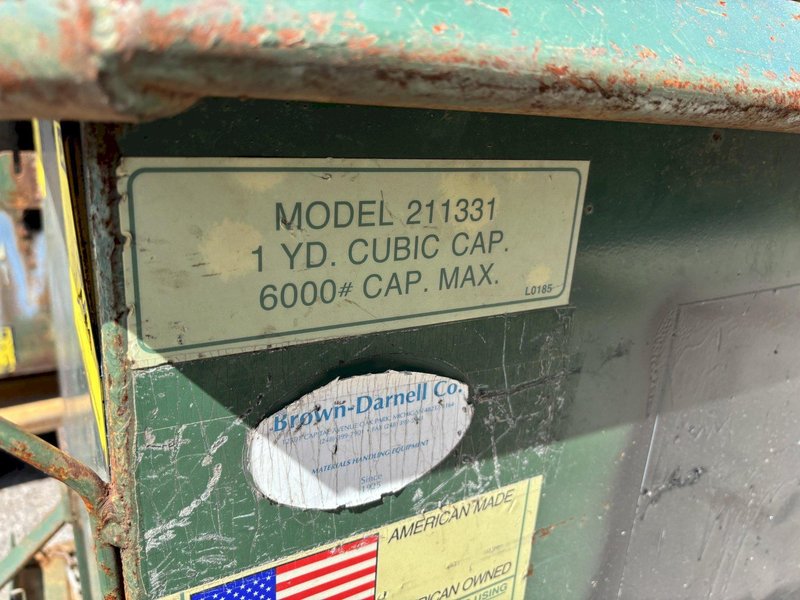 1 YARD X 6,000 LBS JESCO MODEL 211331 SELF DUMPING TILT HOPPER: STOCK #21198