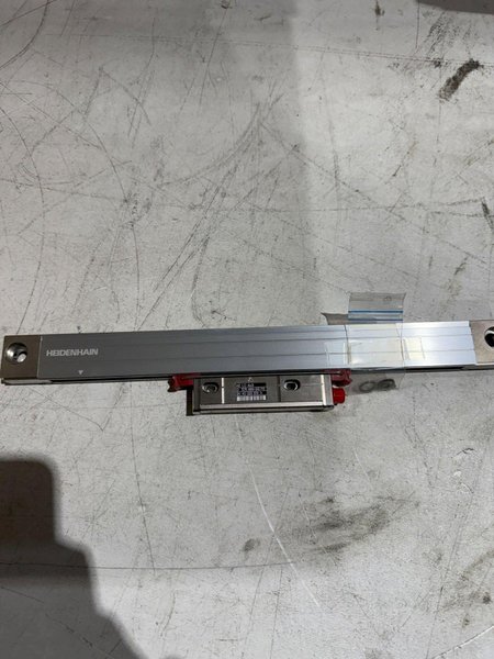 HEIDENHAIN LC 493/10NM ID: 557 645-04 LINEAR ENCODER 220 MM NEW NO BOX