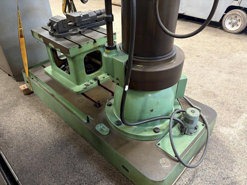 Mori Seiki / Yoshida Model YR3-115 Radial Arm Drilling Machine