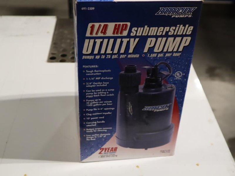Barracuda 1/4HP Submersiable Utility Pump 25 GPM/1500GPH- Auction Item