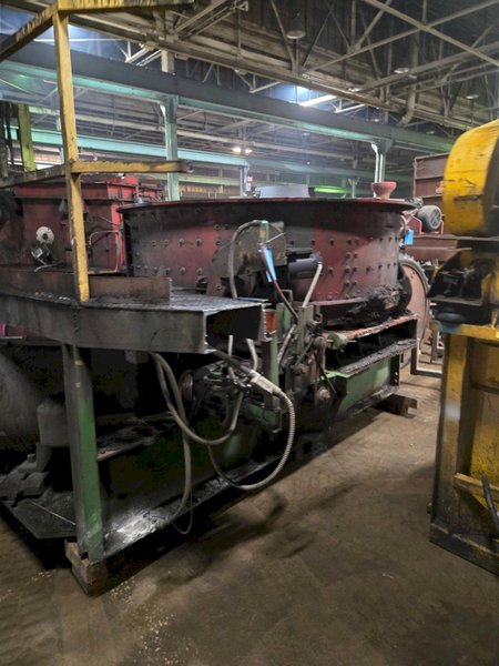 B and P model 85b muller with dust hood, motor and gearbox, batch hppper and cooling blower