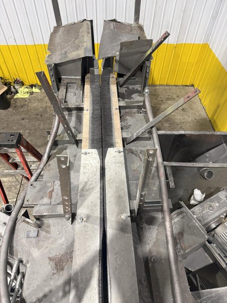 36" x 48" x 8 WHEEL PANGBORN ROTOBLAST PASS THROUGH HANGING CONVEYOR SHOT BLAST MACHINE: YOBRO #24717