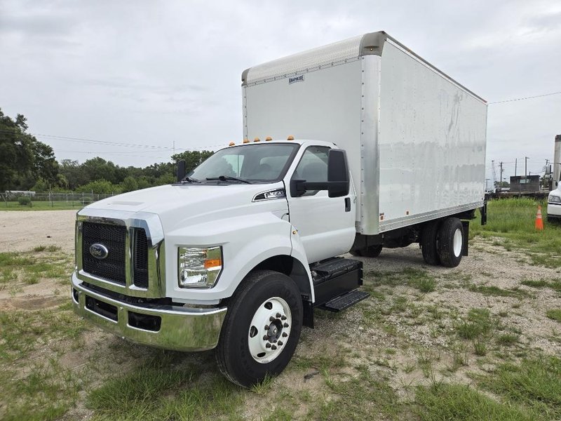 2022 Ford F650 1FDNF6AN0NDF06229